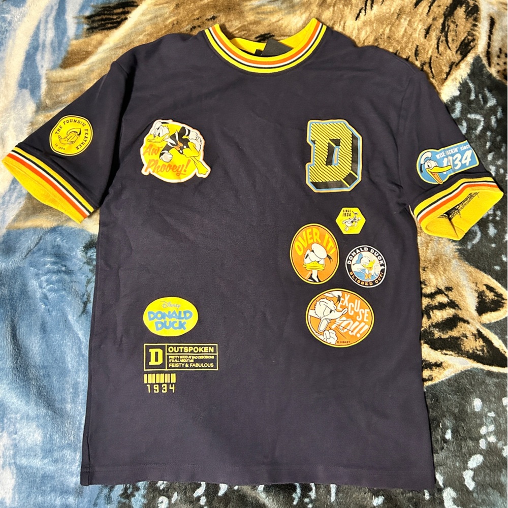 NEAR NEW Donald Duck NAVY BLUE Short Sleeve Knit Jersey Polo